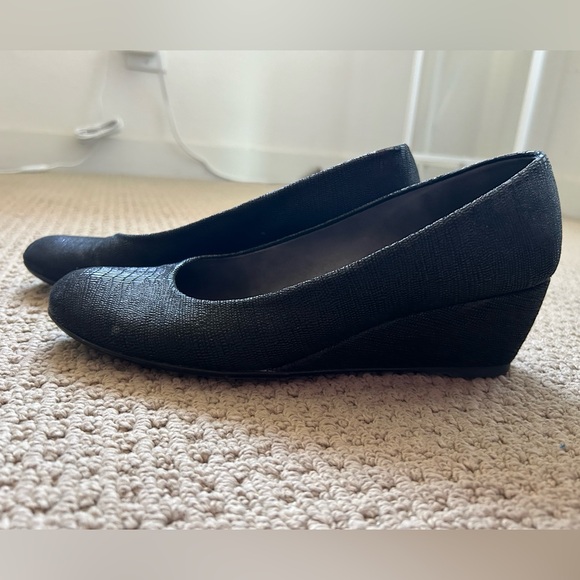 Textured Wedge Pumps, Size 8.5 by Stuart Weitzman - Picture 2 of 9